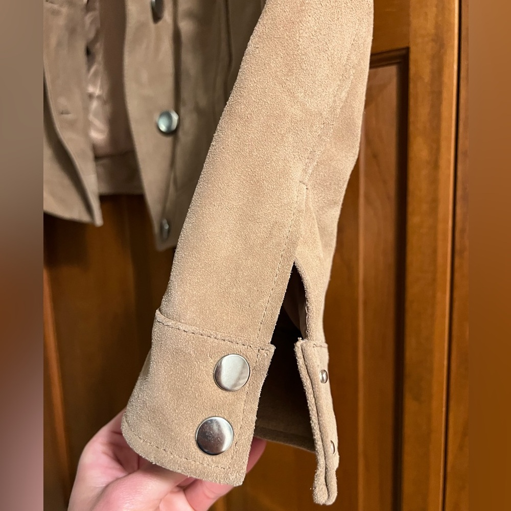 Stylish Women's Brown Suede Jacket - Picture 3 of 6